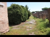 02648 ostia - regio v - insula vi - via del mitreo dei serpenti - bli ri sueden.jpg